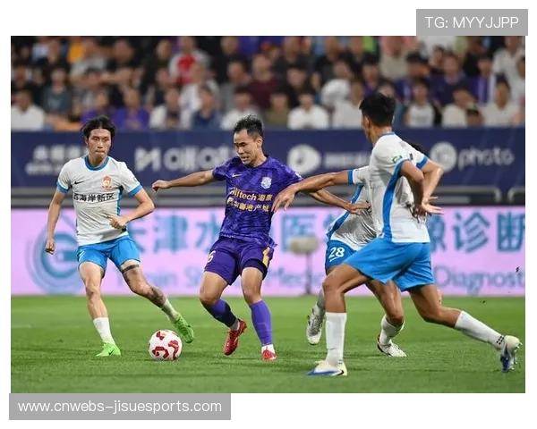 天津津门虎将与K联赛球队首尔FC进行热身赛